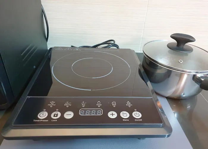 Airport Garden Stay #Corner Hoise 5 Rooms #Free Wifi #Parking #Tv Chanel