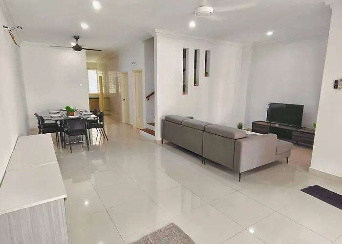 Setia Alam Convention Center Spacious House
