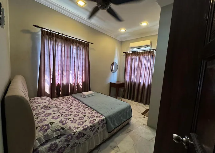 Rumah Aish Aina Private Pool - Shah Alam